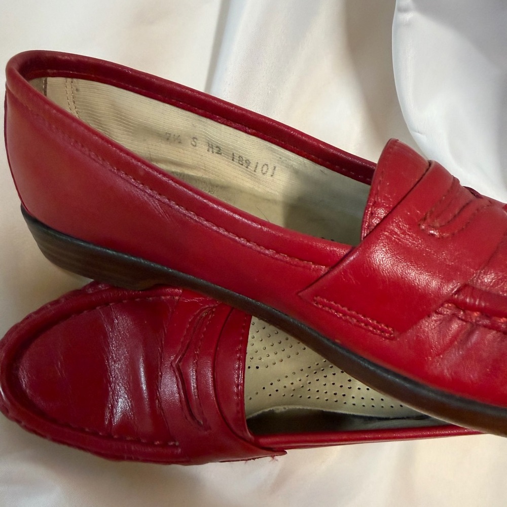 SAS Penny Loafer Shoes Womens Size 7.5 Red Leather Tripad Comfort 132101